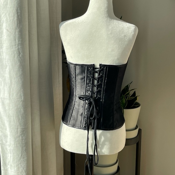 Iconic Diva corset from Agent Prococateur - Picture 2 of 6